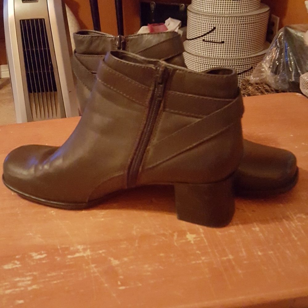 Shoes - Picture 3 of 3